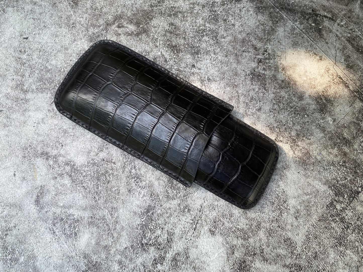 Handmade Black Italy Printed Cowhide Leather Cigar Case, Leather Cigar Humidor, 2 to 3 Tubes Cigar Case