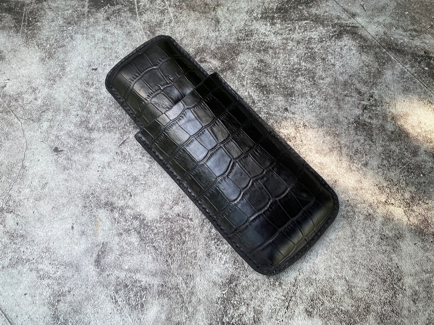 Handmade Black Italy Printed Cowhide Leather Cigar Case, Leather Cigar Humidor, 2 to 3 Tubes Cigar Case